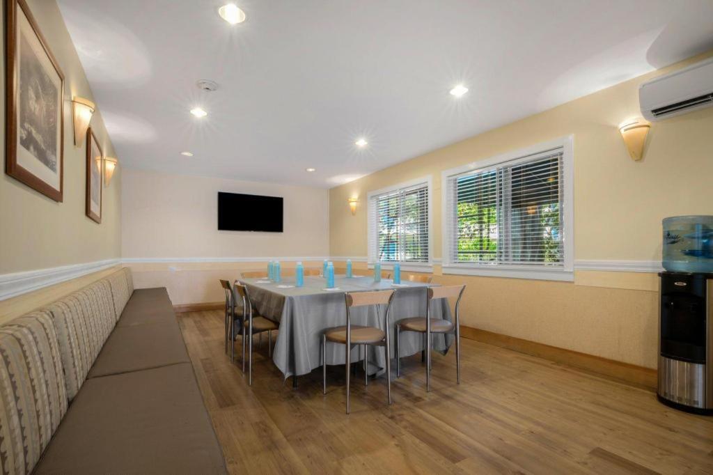 Marin Suites Hotel Corte Madera Exterior photo